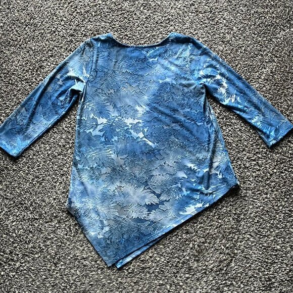 Karen Kane Blue Tie Dye Top Womens Small Indie Futuristic Normcore Grandmacore - Picture 4 of 6